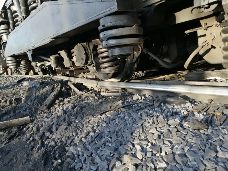 Zrážka 130-tonový sklápač vs. lokomotíva TEM-7