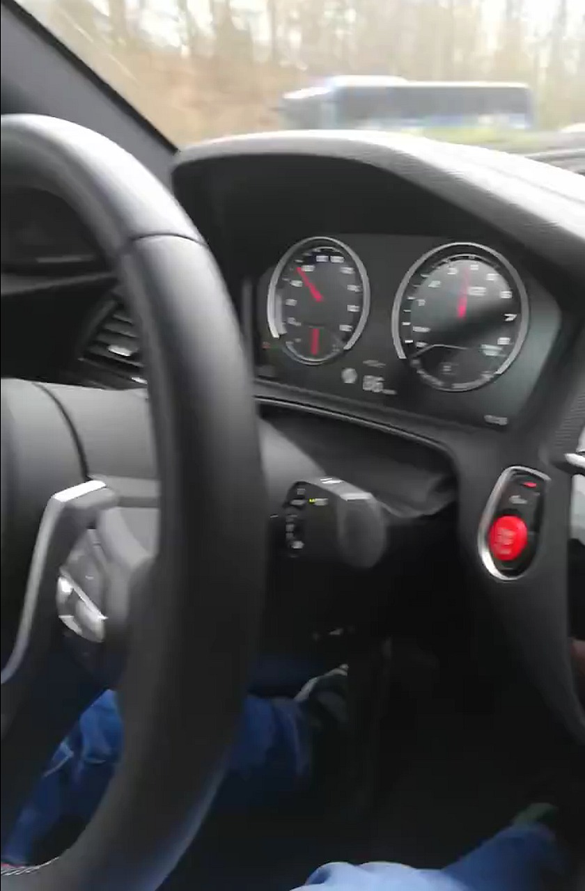 VIDEO: na BMW zle preradil, okamžite odpálil celý motor!