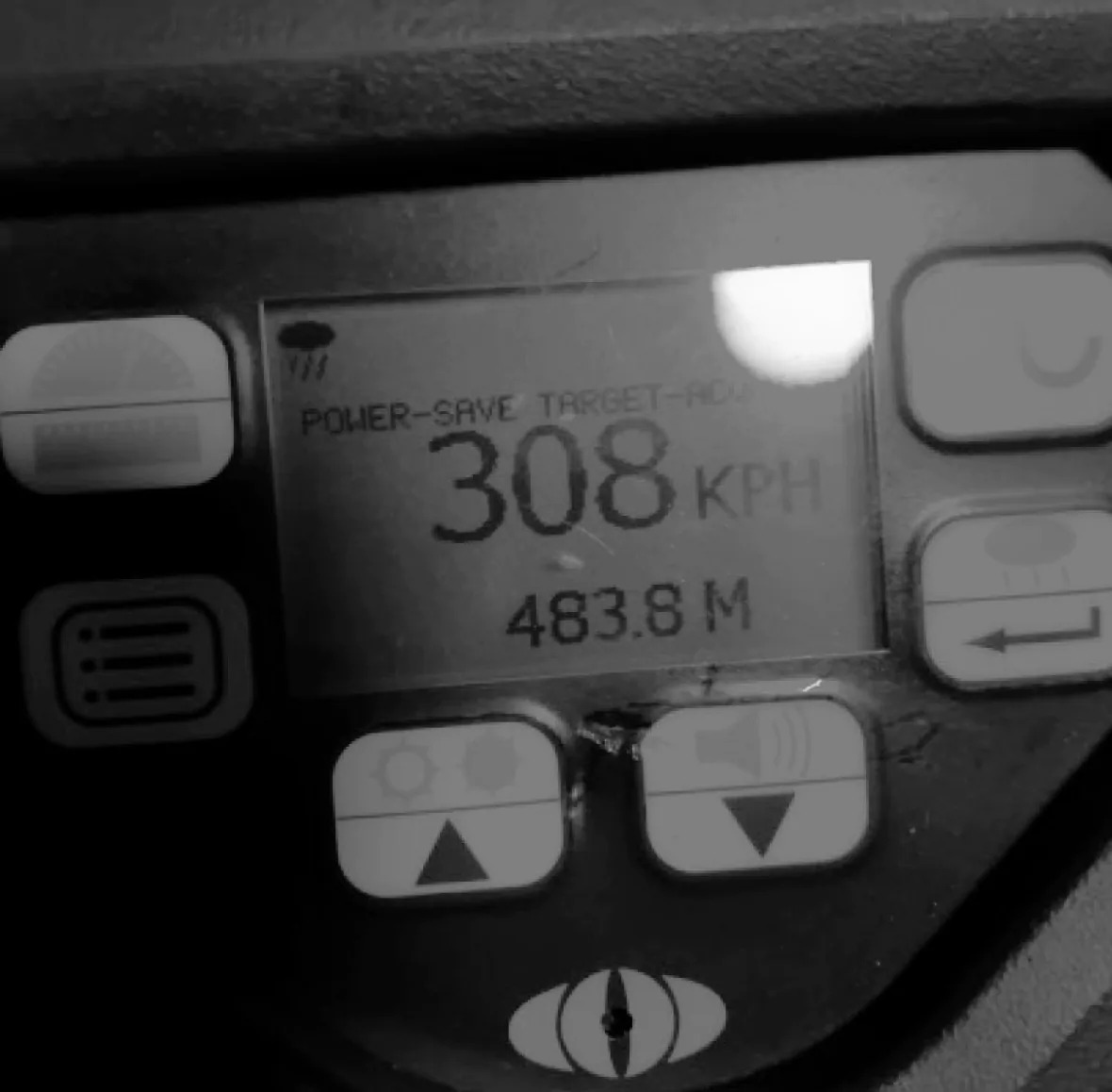 Prekročenie rýchlosti o 200 km/h: Pokuta 6 500 eur za 308 km/h! 