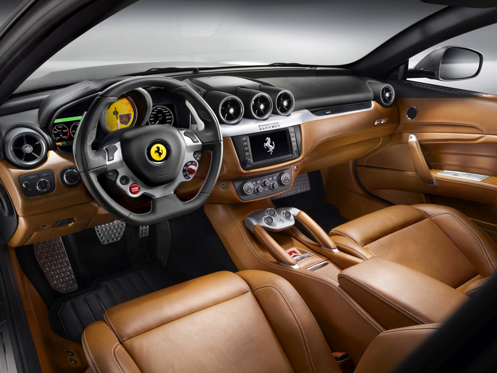 Ferrari FF interiér