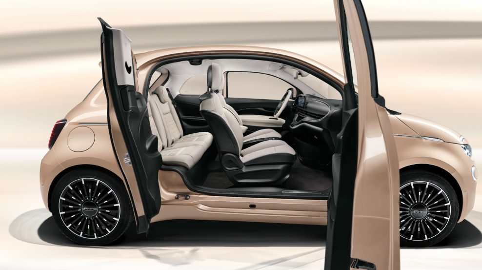 Nový Fiat 500 - polovičné dvere naviac