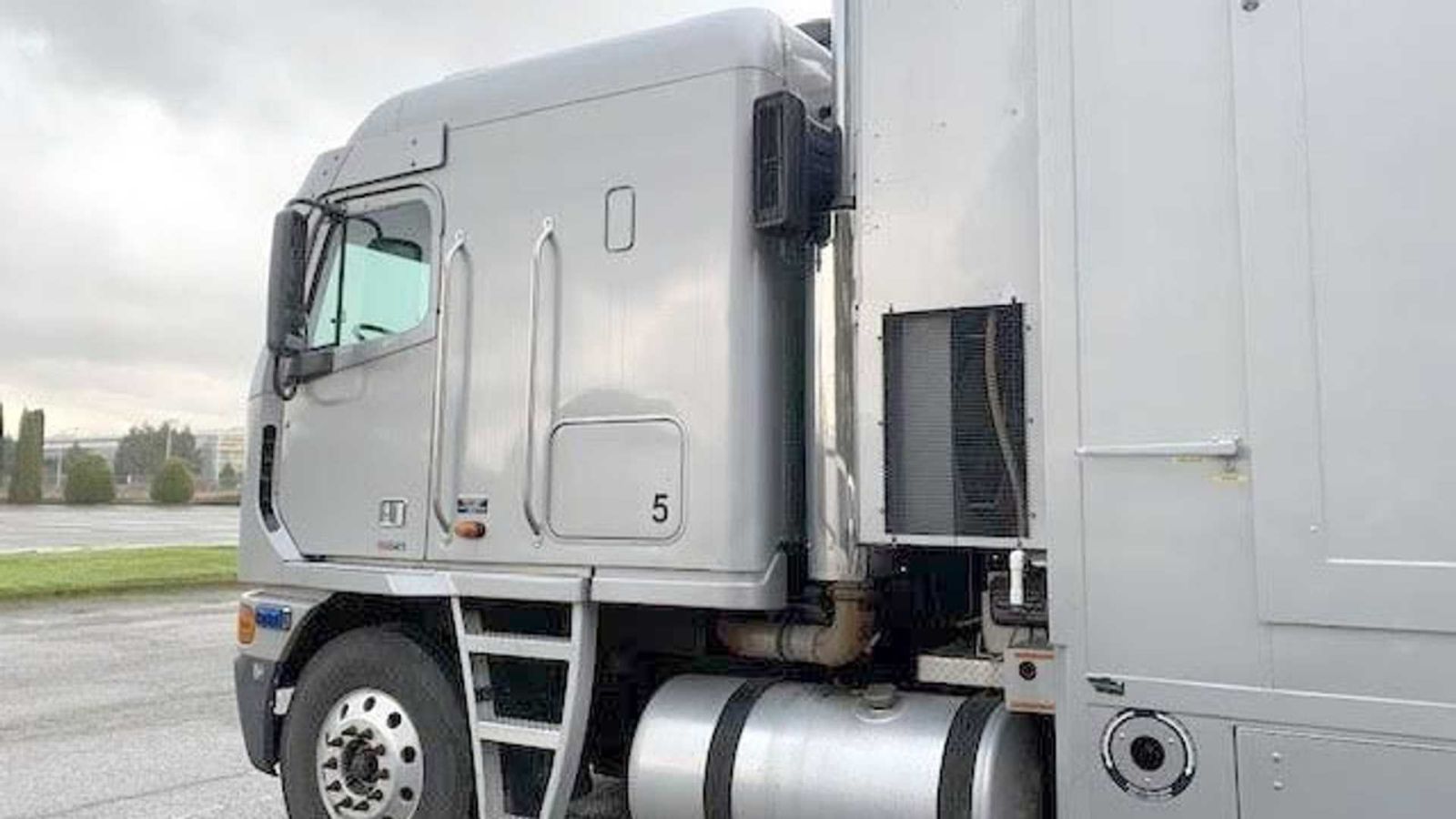 Freightliner Argosy Mobilný dom snov: 12,8 m FBI kamión na predaj! 