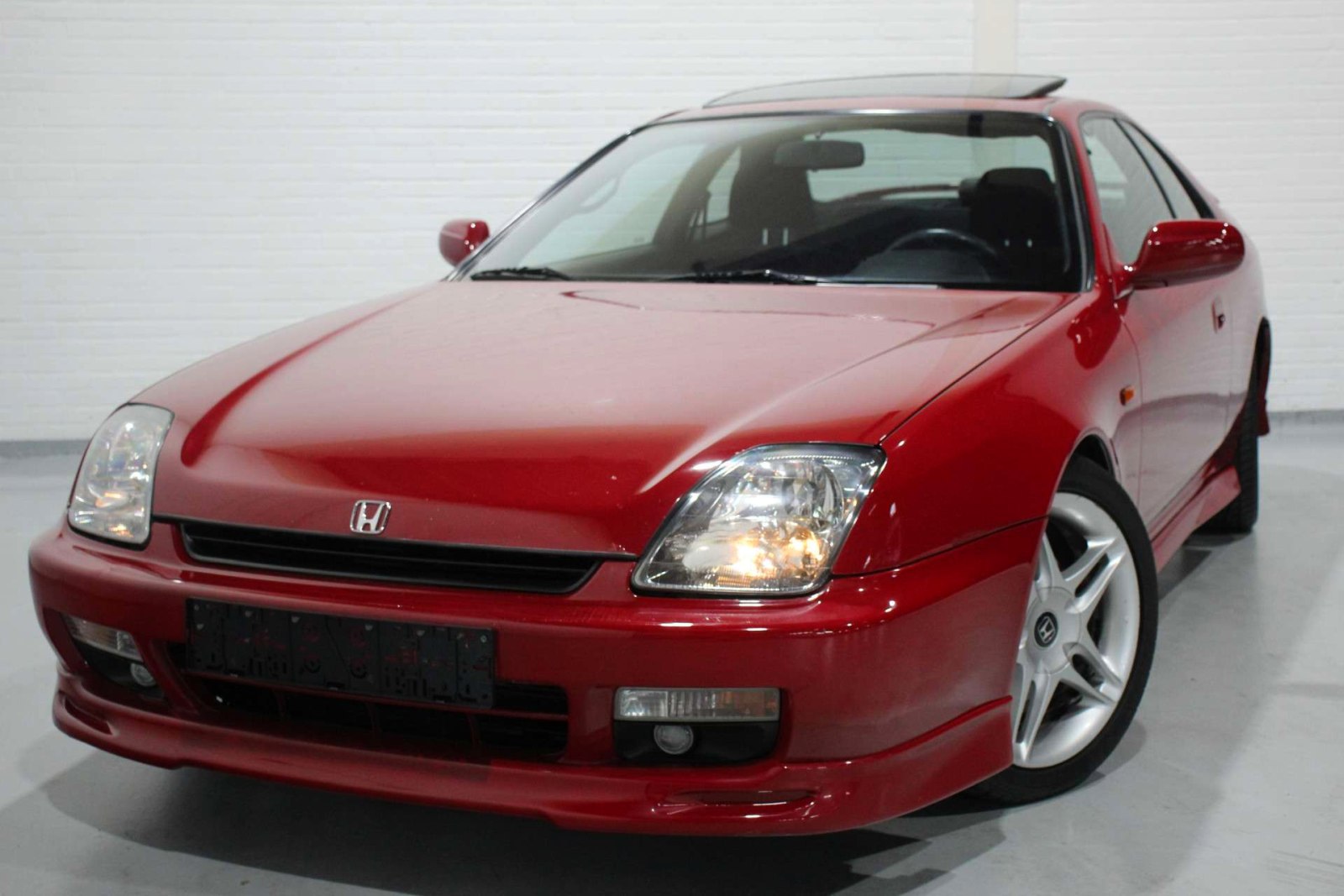1997 Honda Prelude rarita po 1. majiteľovi, ktorá sa v ponuke len tak nevidí, je teraz na predaj - cena len 8 400 €! Čím je tento výnimočný exemplár výnimočný?  