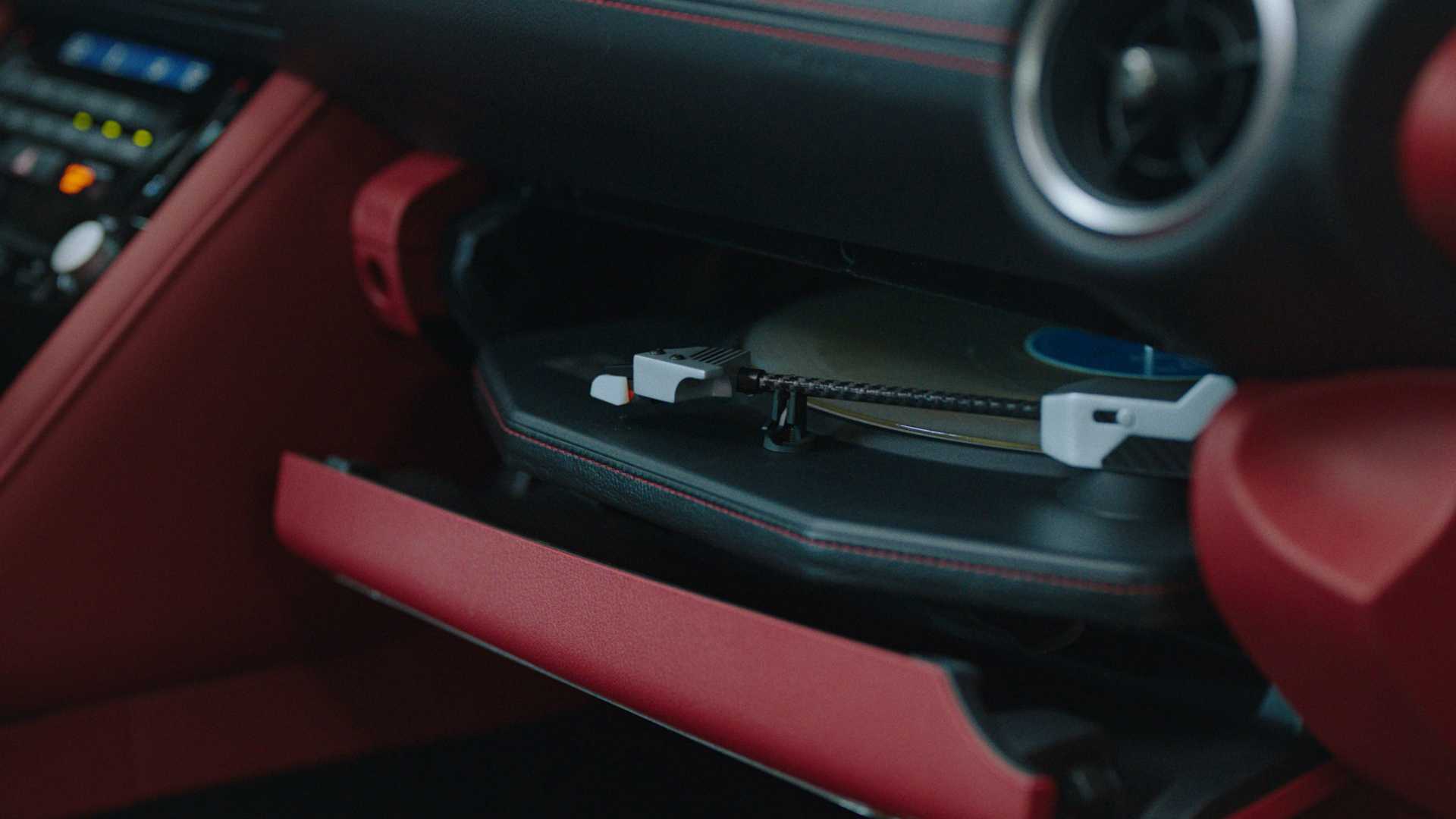 Lexus prekvapenie: Zvuk vďaka gramofónu z 3D tlačiarne!