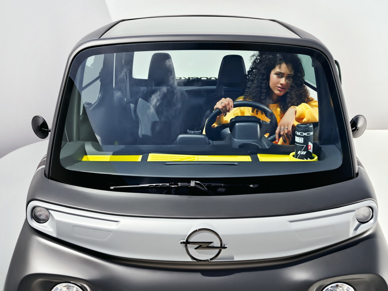 Opel Rocks-e - najmenší Opel všetkých čias pre vodičov od 15 rokov s nákladmi ako jazda MHD.