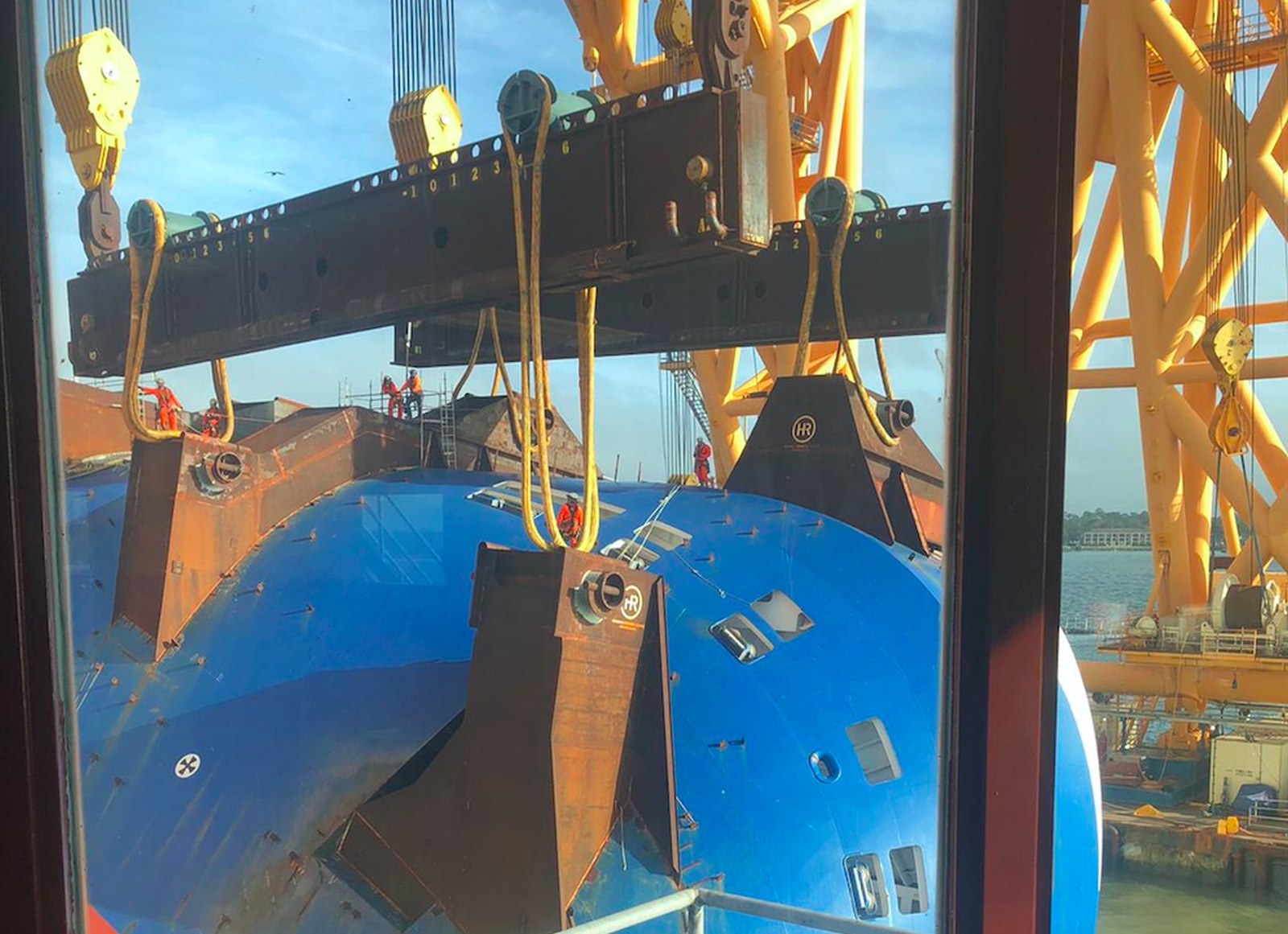 MV Golden Ray 2021 - kuriózna havária lode so 4200 autami na palube 