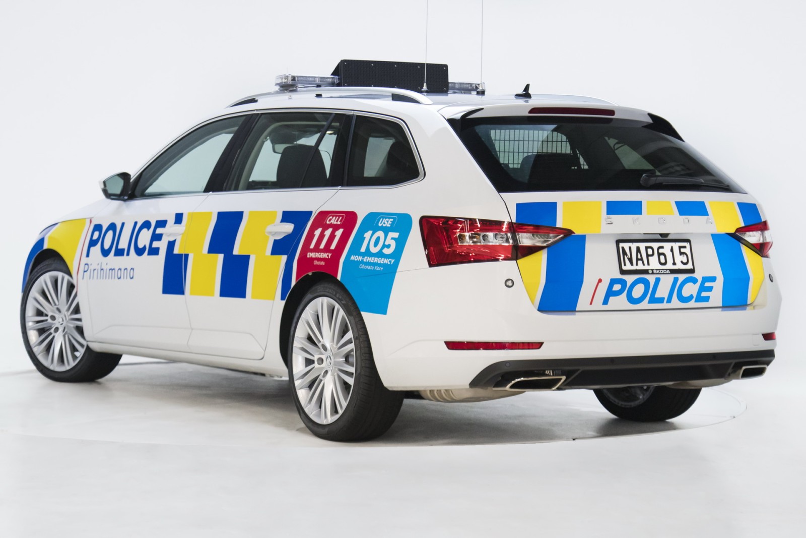 Škoda Superb Combi beštie: Nové policajné autá na Novom Zélande! 