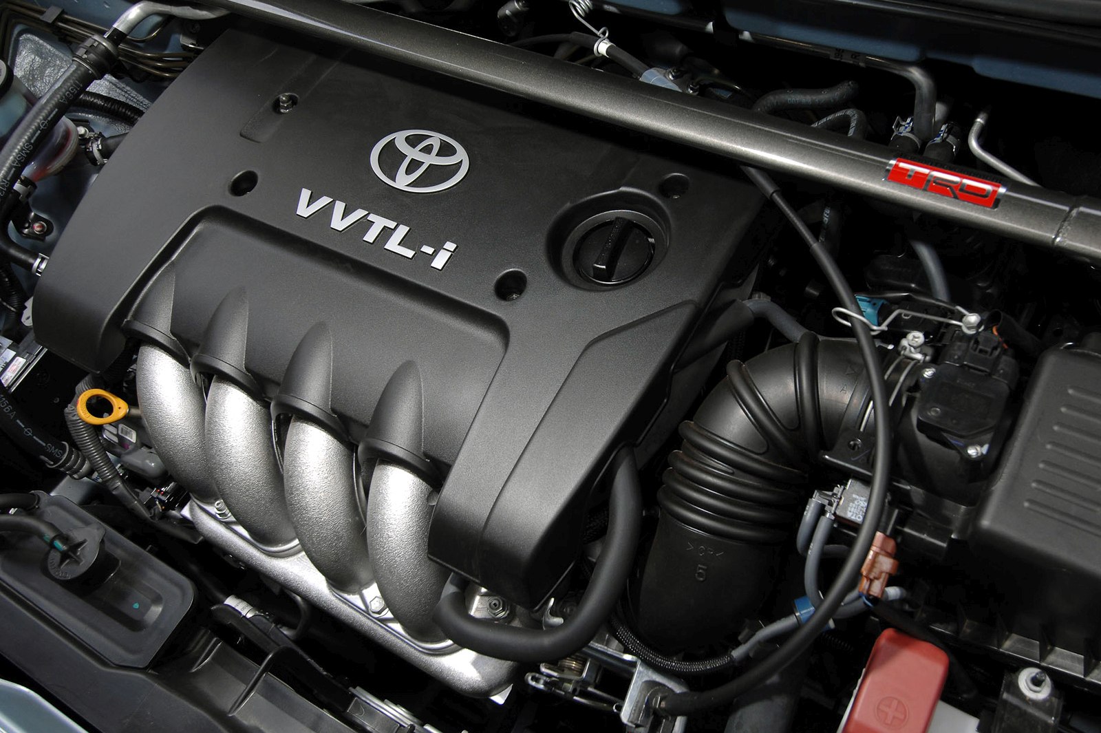 Toyota Corolla - spoľahlivá jazdenka za dobrú cenu (motor)